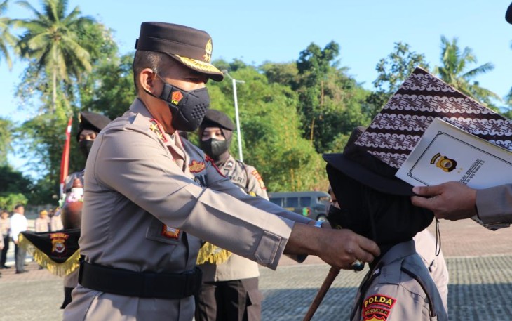 Prosesi Upacara Tradisi Penerimaan Bintara Baru