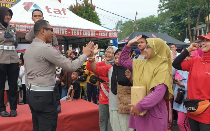 Ditlantas Polda Banten saat Gelar Kampanye Keselamatan Jalan di Car Free Day