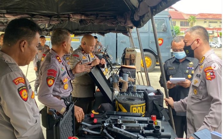 Puslitbang Polri saat Lakukan Penelitian Anev Peralatan Dalmas dan PHH di Polda Bengkulu