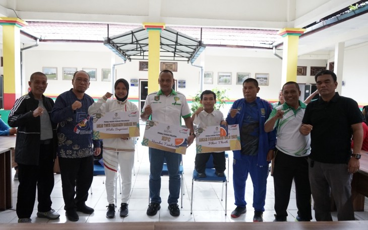 Pemkab saat Berikan Penali Kasih Kepada Atlet dan Pelatih NPC Kabupaten Asahan Berprestasi