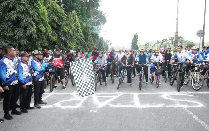 Bupati dan Forkopimda Asahan saat Lepas Peserta Gowes Bersama Guru Asahan