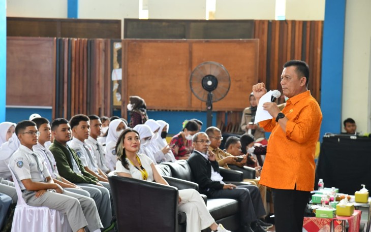 Gubernur Ansar saat Buka Acara Pencegahan Radikalisme dan Terorisme di Kalangan Pelajar SMA/SMK Batam