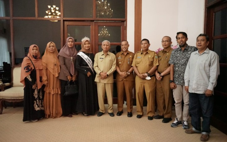 Bupati Asahan saat Terima Kunjungan Putri Hijab Indonesia Sumatera Utara