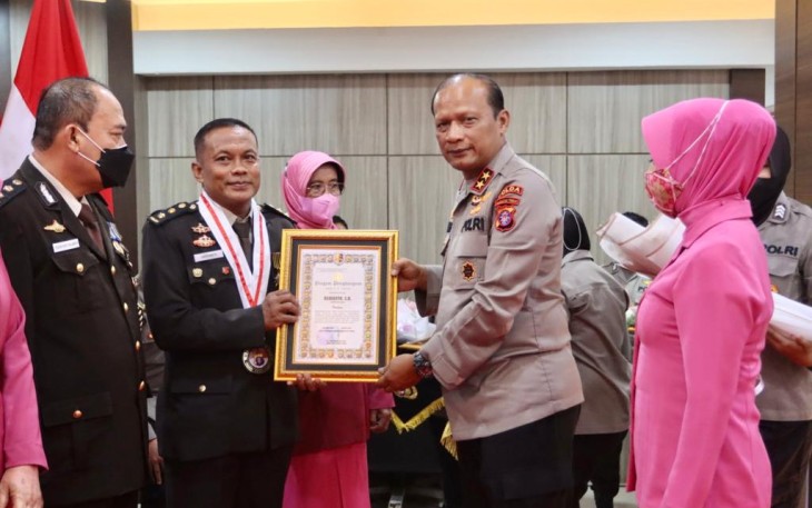 Kapolda Kalteng saat Lepas 54 Personel Akhiri Masa Tugas