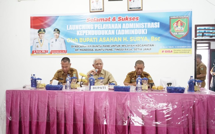 Bupati Asahan saat Launching Pelayanan Adminduk di Kecamatan Buntu Pane