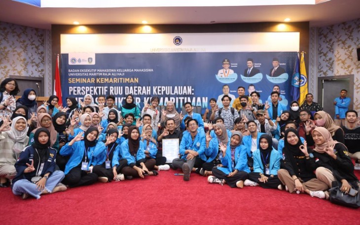 Gubernur Kepulauan Riau H.Ansar Ahmad, SE,.MM di kampus Universitas Maritim Raja Ali Haji (UMRAH) di Dompak, Kamis (3/11)