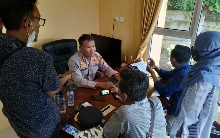Kabid Humas Polda Bengkulu Kombes Pol Sudarno, S.Sos., M.H., ketika diwawancarai awak media diruang kerjanya kemarin (Jum’at, 17/06/22).