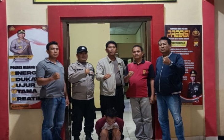 Tersangka saat diamankan