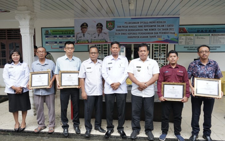 Foto bersama usai acara