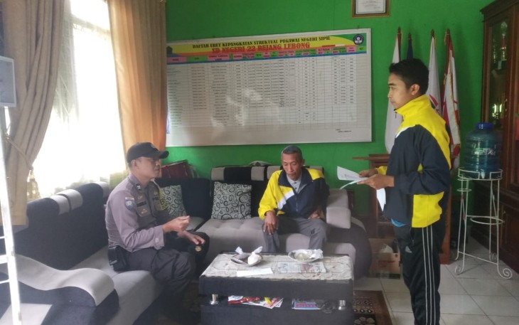  Bhabinkamtibmas saat kunjungi sekolah
