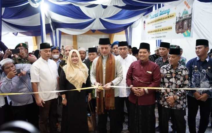 Wagubsu saat Resmikan Masjid Al-Muhajirin Kelurahan Sei Renggas