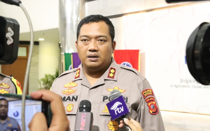 Kapolres Bogor AKBP Dr. Iman Imanuddin S.H., S.I.K., M.H saat memberi keterangan pers.