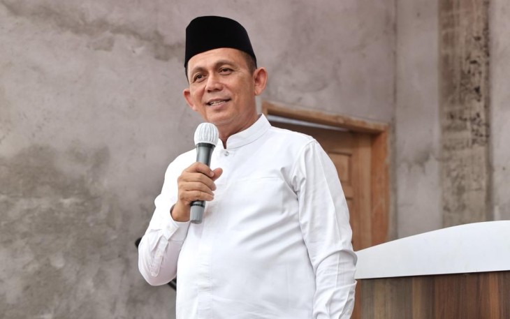  Gubernur Ansar saat menghadiri Peringatan Maulid Nabi Muhammad SAW 1444 H di Masjid Darul Hidayah Ikatan Keluarga Batang Gasan (IKABAGAS) JI.Batu Naga, Kota Tanjungpinang, Ahad, (13/11).