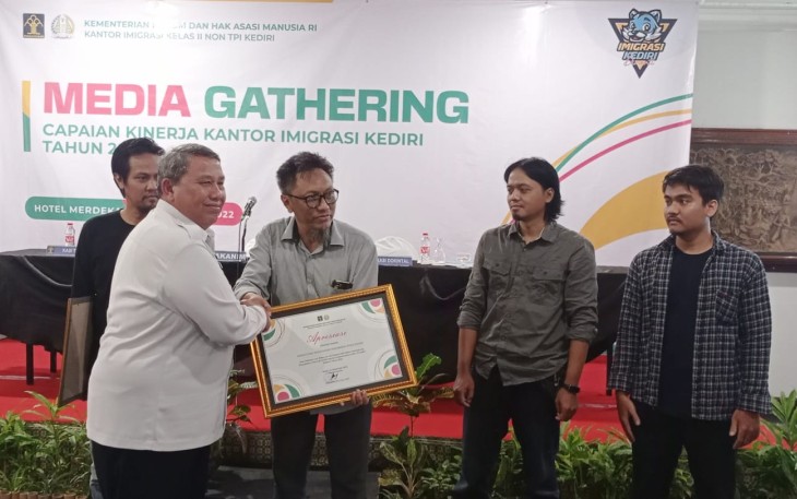 Kantor Imigrasi Kediri Cetak PNBP Rp 13,8 Miliar