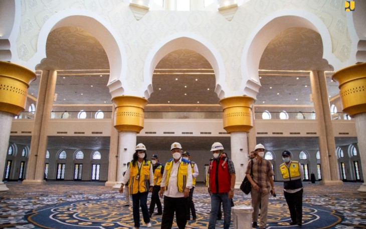 Menteri Basuki saat Tinjau Masjid Raya Sheikh Zayed Surakarta