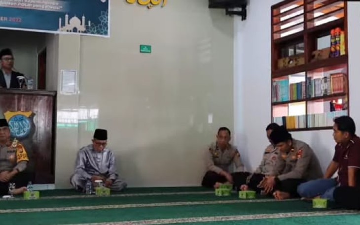 Peringatan Maulid Nabi Muhammad SAW di Masjid Al-Waliyyul Khobir Mapolres Rejang Lebong dan Diikuti oleh Seluruh Personel dan ASN Polri di lingkungan Polres Rejang Lebong, Selasa (11/10/2022).