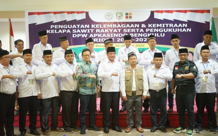 Wagub Rosjonsyah saat menghadiri acara pengukuhan pengurus Asosiasi Petani Kelapa Sawit Indonesia (APKASINDO) Provinsi Bengkulu di Hotel Santika, Senin 27/06/2022.