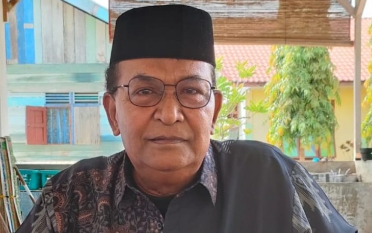 tokoh masyarakat Aceh Timur Baharuddin, S.Pdi yang juga anggota Majelis Pendidikan Aceh (MPA) Aceh Timur saat dijumpai awak media, Senin (21/8/2022). 