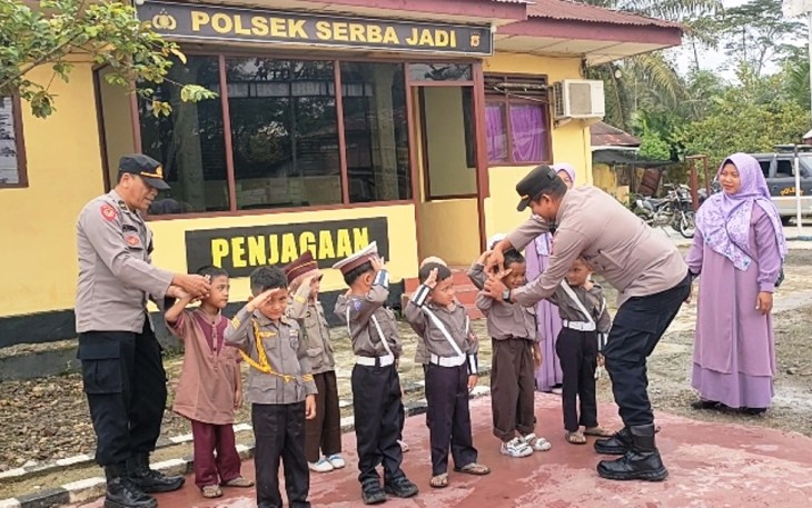 Keceriaan Anak PAUD Pelangi saat Kunjungi Polsek Serbajadi Polres Aceh Timur