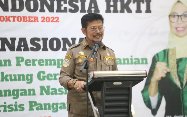 Mentan SYL dalam acara musyawarah nasional (munas) Ke - III Wanita Tani Indonesia HKTI di Bogor, Selasa (18/10/22).