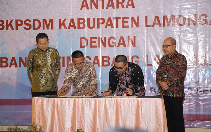 Bank Jatim saat teken PKS Dengan BKPSDM Lamongan 