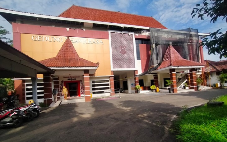 Gedung Bawarasa, Kabupaten Trenggalek, yang saat ini sedang proses pelaksanaan renovasi.