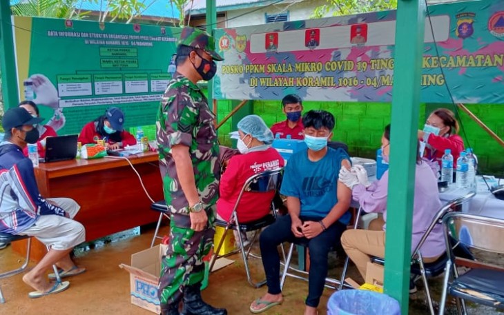 Koramil 1016-04 Manuhing menggelar vaksinasi massal dosis satu dan dua bagi anak usia 6 tahun ke atas, Kamis (20/1/2022)