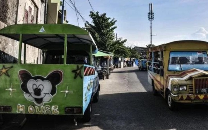 Kereta Kelinci atau dikenal dengan sebutan odong-odong