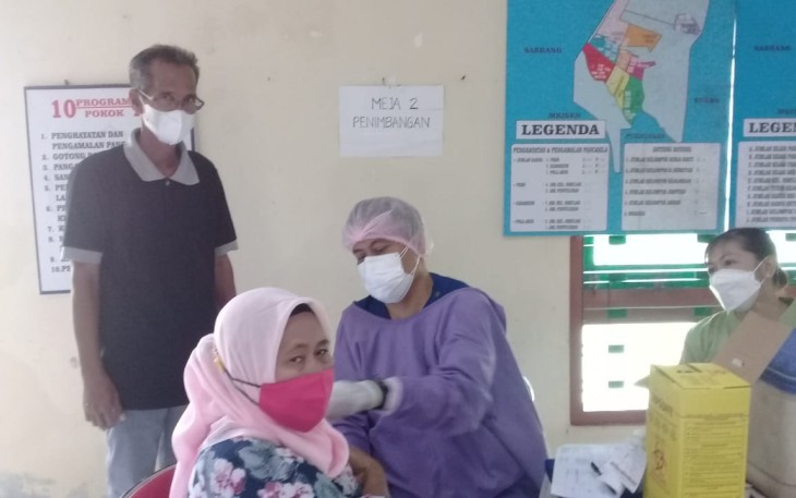 Vaksinasi Booster warga lansia di Tlobong Delanggu, Jawa Tengah
