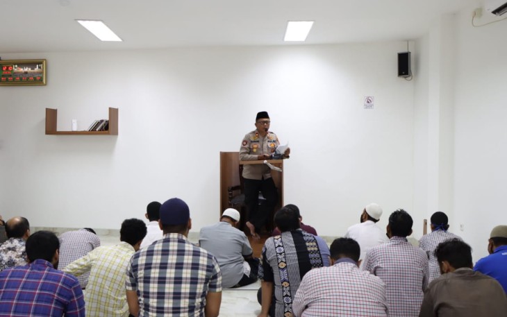 Safari Jumat bersama Kapolsek Buaran