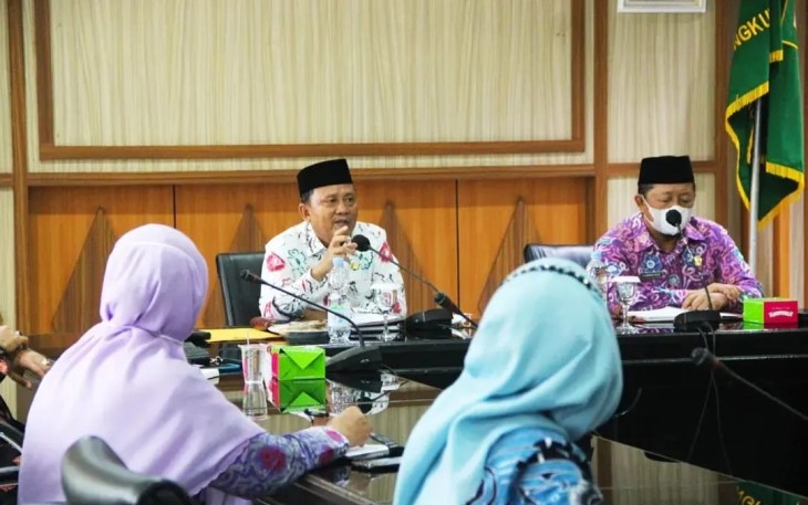Sekda Hamka Sabri saat pimpin Rapat Koordinasi terkait Kegiatan Car Free Day Kawasan Pantai Panjang Bengkulu