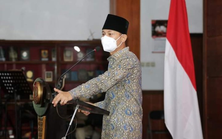 Bupati Trenggalek saat memberikan sambutan pada pelantikan pengurus IDI Cabang Kabupaten Trenggalek, di Pendapa Manggala Praja Nugraha, Sabtu (5/2/2022) (Foto : Hardi Rangga, klikwarta.com)