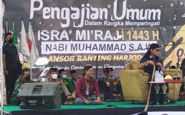 Pengajian umum bersama Gus Miftah, di Desa Harjodowo, Sukorejo, Kendal, dalam rangka memperingati Isra Mikraj Nabi Muhammad SAW