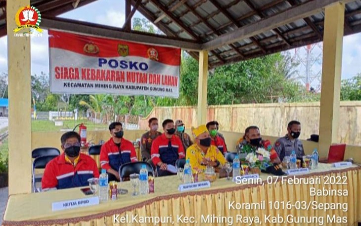 Babinsa Koramil 1016-03/Sepang, saat mengikuti Vicon dengan Kapolda Kalteng