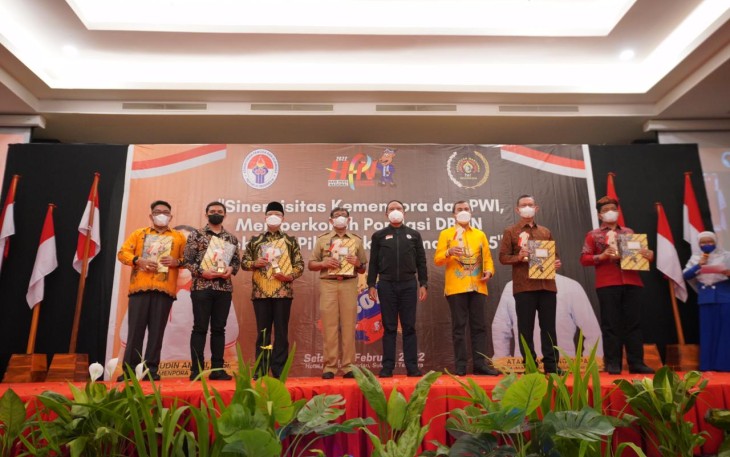 Tujuh Gubernur sebagai Inisiator Olahraga tahun 2022 terima Penghargaan dari SIWO PWI