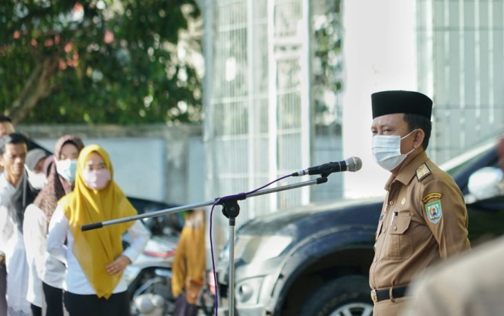 Sekretaris Daerah Provinsi Bengkulu, Hamka Sabri, saat memimpin apel pagi