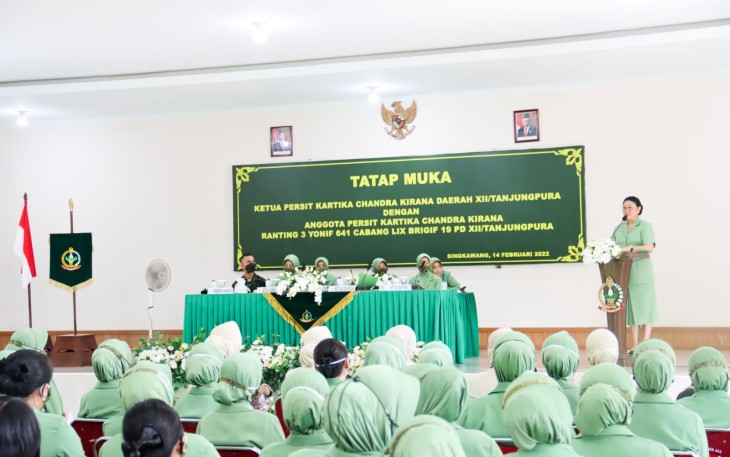Pengarahan Ketua Persit KCK Daerah XII/Tpr 