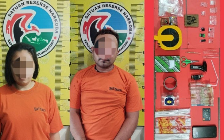 Dua pelaku pengedar sabu dan ekstasi berhasil ditangkap Anggota Polres Tulungagung.
