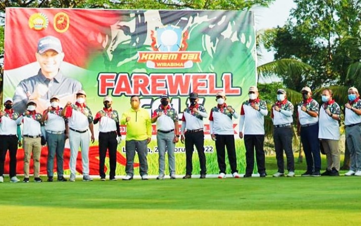 Gubernur Kepulauan Riau H. Ansar Ahmad, saat menghadiri undangan farewell golf Danrem 031 Wira Bima