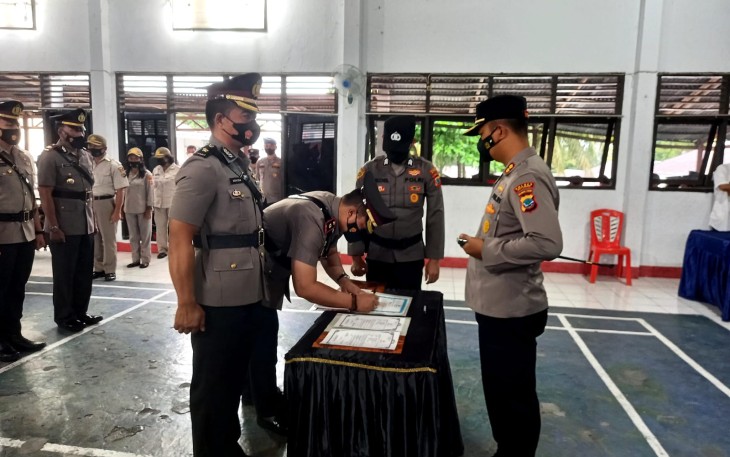 Serah terima jabatan empat pejabat baru Polres Bitung