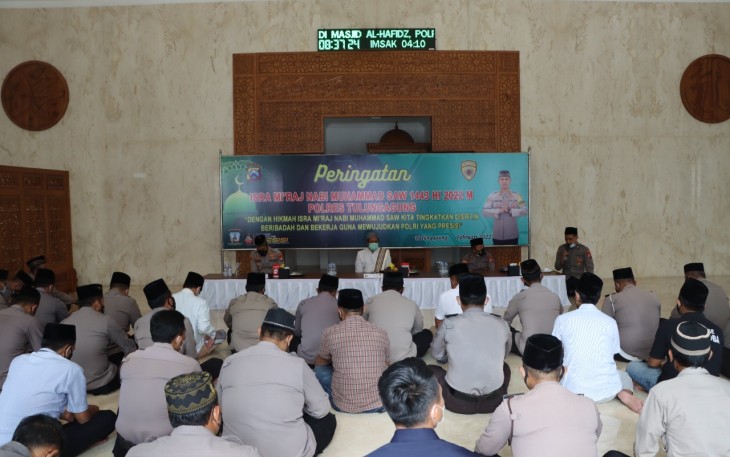 Peringatan Isra Mi'raj Nabi Muhammad SAW 1443 H /Tahun 2022, di Masjid Al Hafidz, Polres Tulungagung,