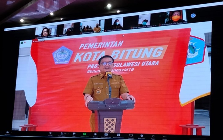 Wali Kota Bitung Maurits Mantiri, saat memimpin Apel kerja secara virtual