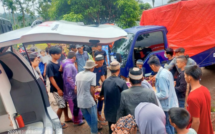 Situasi di rumah duka korban gempa Pasaman