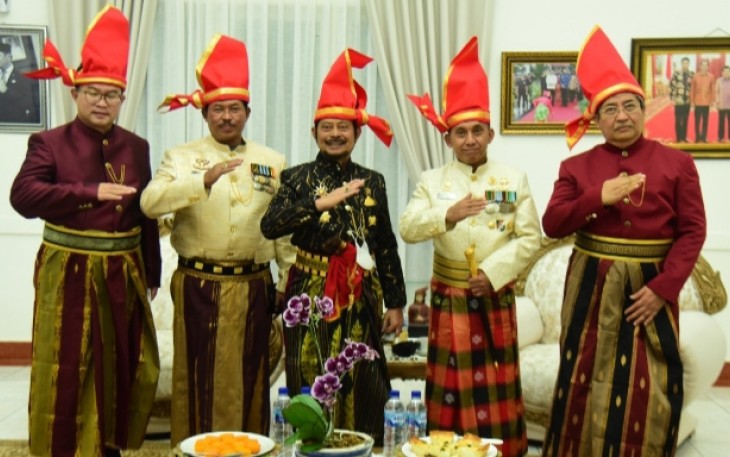 Pangdam Hasanuddin Hadiri Pemberian Gelar Adat Gowa ke Menko PMK