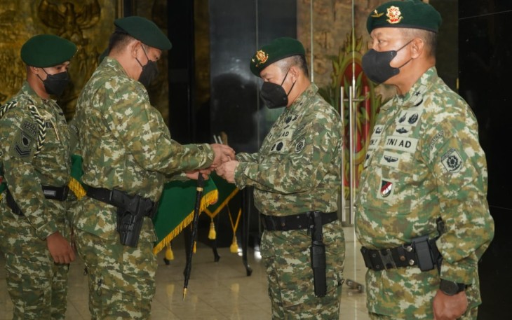 Serah Terima Jabatan Pejabat Makostrad