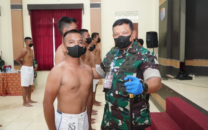 Danrem 121/Abw Mengirim Calon Prajurit Tamtama Dari Keluarga Kurang Mampu dan Yatim Piatu