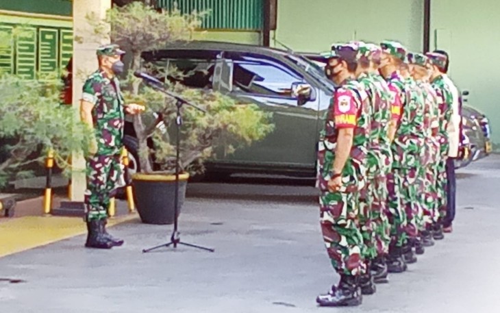 ​​Apel Pagi dan Jam Komandan