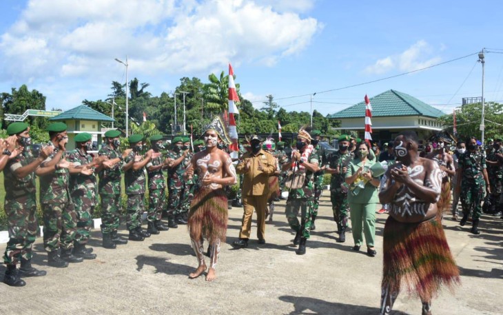 Pangdam XVIII/Kasuari Sambangi Prajurit Kodim 1806/TB 