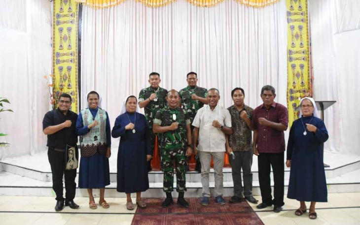 Pangdam XVIII/Kasuari Kunjungi Gereja St. Yohanes Teluk Bintuni