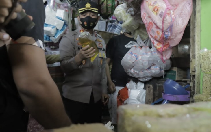Jelang Bulan Ramadhan, Sidak Stok dan Harga Minyak Goreng di Kabupaten Karawang